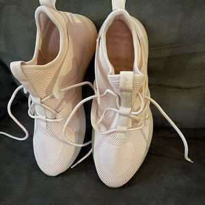 Women sneakers